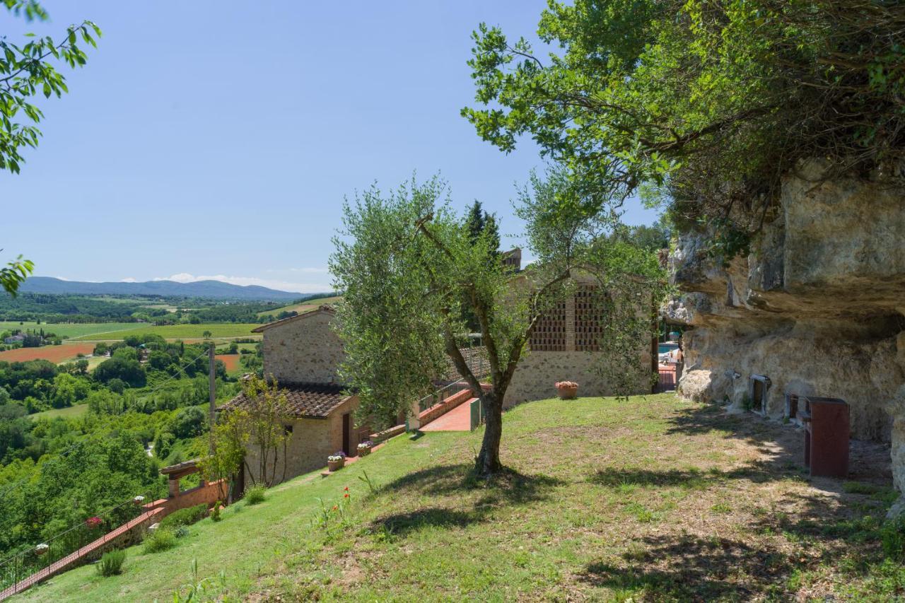 Villa La Coccola Поджібонсі Екстер'єр фото