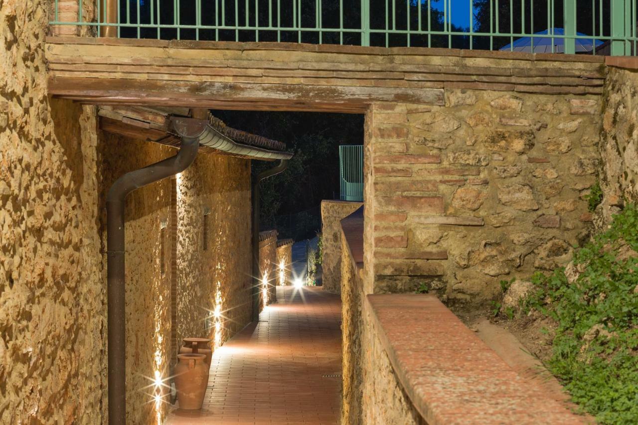 Villa La Coccola Поджібонсі Екстер'єр фото